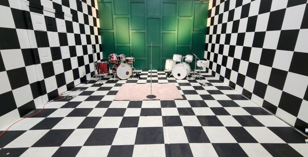customizable studio for music production